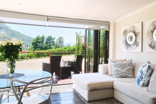 seating area with view